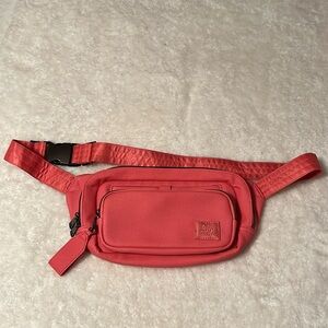 Lug Hitch NWOT sling bag belt bag fanny pack pink